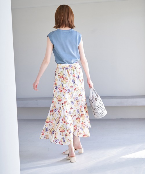 ROPE' PICNIC（ロペピクニック）の「Beauty knit/デコルテシアーゼロスリーブニットプルオーバー（ニット/セーター・レディース・ブラック/ホワイト系その他5/ブルー系その他4/オフホワイト/イエロー系その他・38）」の16枚目の写真