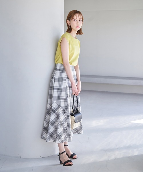 ROPE' PICNIC（ロペピクニック）の「Beauty knit/デコルテシアーゼロスリーブニットプルオーバー（ニット/セーター・レディース・ブラック/ホワイト系その他5/ブルー系その他4/オフホワイト/イエロー系その他・38）」の20枚目の写真