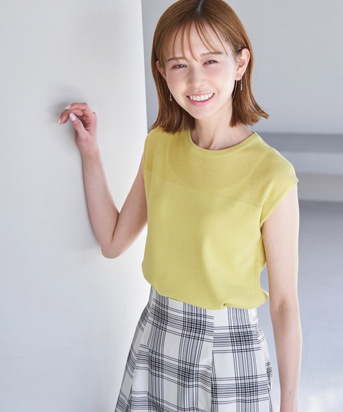 ROPE' PICNIC（ロペピクニック）の「Beauty knit/デコルテシアーゼロスリーブニットプルオーバー（ニット/セーター・レディース・ブラック/ホワイト系その他5/ブルー系その他4/オフホワイト/イエロー系その他・38）」の13枚目の写真