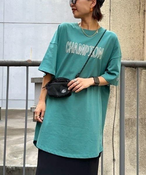 Champion(チャンピオン)の「【Champion】刺繍チュニック(Tシャツ/カットソー・レディース・ホワイト/グリーン/ダークグレー・M/L)」の3枚目の写真