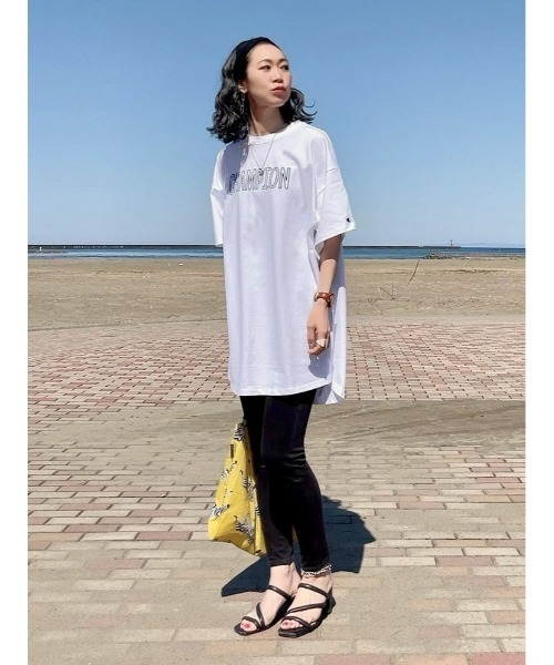 Champion(チャンピオン)の「【Champion】刺繍チュニック(Tシャツ/カットソー・レディース・ホワイト/グリーン/ダークグレー・M/L)」の4枚目の写真