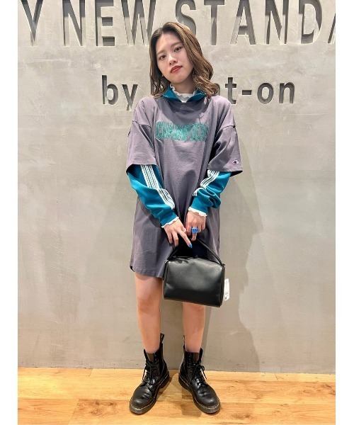 Champion(チャンピオン)の「【Champion】刺繍チュニック(Tシャツ/カットソー・レディース・ホワイト/グリーン/ダークグレー・M/L)」の9枚目の写真