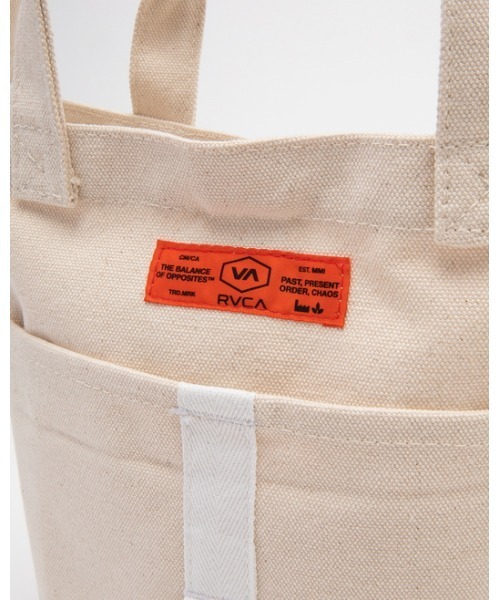 RVCA（ルーカ）の「RVCA メンズ  CHAINMAIL SMALL CANVAS BAG バッグ【2023年春夏モデル】/ルーカキャンバススモールトート（トートバッグ・メンズ・ブラック/ホワイト・FREE）」の9枚目の写真