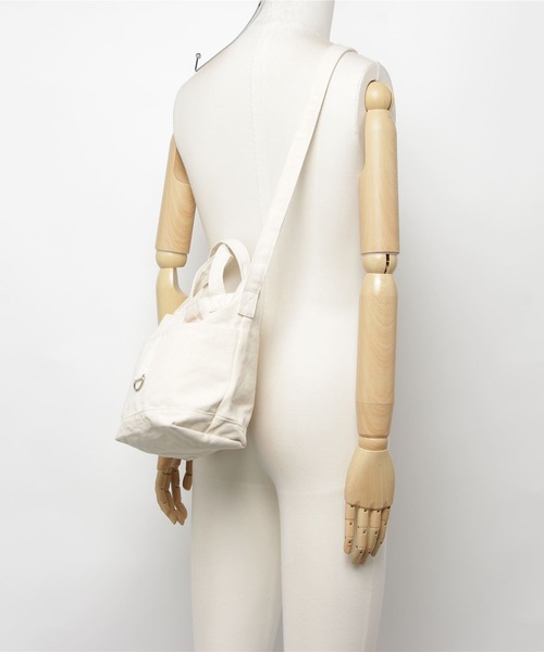 RVCA（ルーカ）の「RVCA メンズ  CHAINMAIL SMALL CANVAS BAG バッグ【2023年春夏モデル】/ルーカキャンバススモールトート（トートバッグ・メンズ・ブラック/ホワイト・FREE）」の12枚目の写真