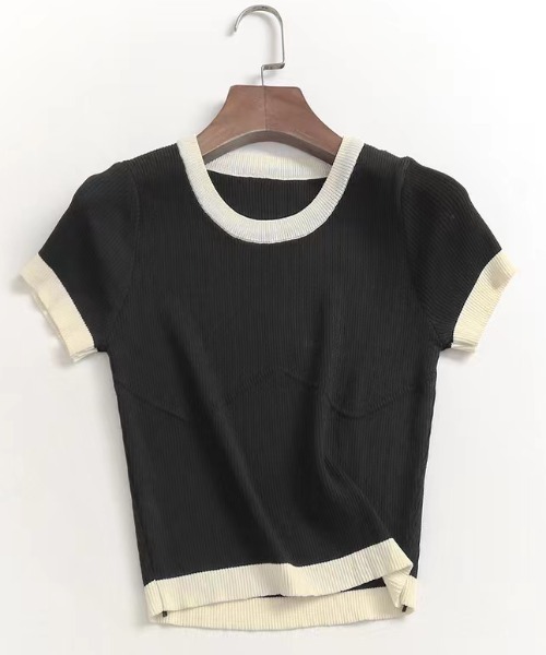 Sibra(シブラ)の「配色ニットトップス(Tシャツ/カットソー・レディース・ホワイト/ベージュ/ブラック・M)」の13枚目の写真