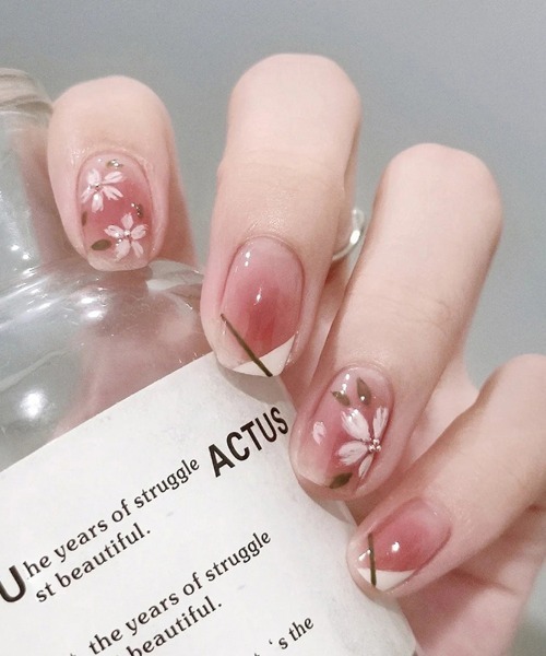 Doux Belle（ドゥーベル）の「ネイルチップ ネイル セルフネイル（ネイルシール/ネイルチップ・レディース・A/B/C/L/P/I/D/E/G/M/F/K/O/H/J/T/U/V/Q/R/S・FREE）」の5枚目の写真