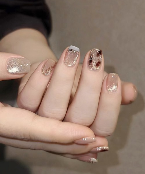 Doux Belle（ドゥーベル）の「ネイルチップ ネイル セルフネイル（ネイルシール/ネイルチップ・レディース・A/B/C/L/P/I/D/E/G/M/F/K/O/H/J/T/U/V/Q/R/S・FREE）」の19枚目の写真