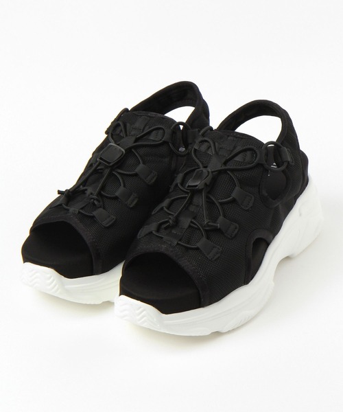 LEPSIM（レプシィム）の「厚底スニーカーサンダル　753492（サンダル・レディース・ブラック/アイボリー・MEDIUM/LARGE）」の21枚目の写真