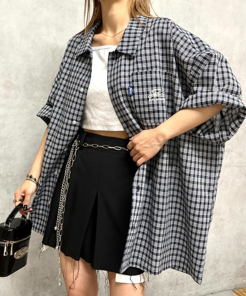 WHO'S WHO gallery（フーズフーギャラリー）の「COOPER FACT チェック刺繍半袖ビッグシャツ（シャツ/ブラウス・レディース・インディゴブルー/ネイビー/ベージュ/サックスブルー/ブラック・FREE）」の3枚目の写真