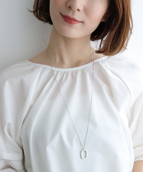 Pierrot（ピエロ）の「スクエアトップロングネックレス（ネックレス・レディース・シルバー/ゴールド・FREE）」の2枚目の写真