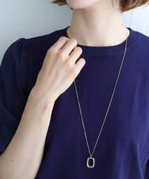 スクエアトップロングネックレス