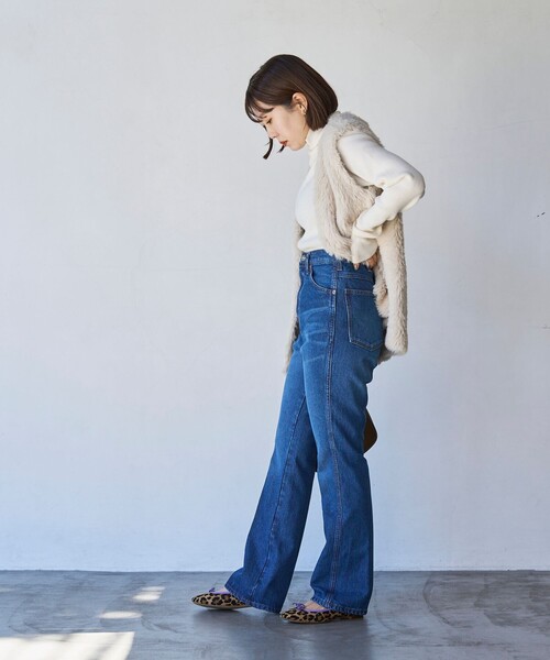 coen(コーエン)の「フレアデニムパンツ(デニムパンツ・レディース・ブラック/コバルトブルー・S/M/L)」の7枚目の写真