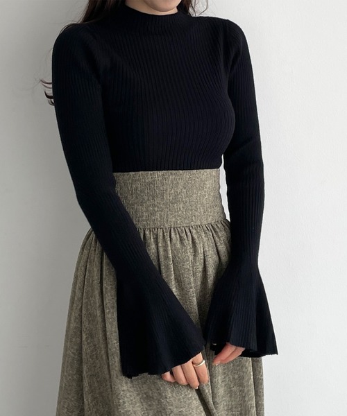 Louere(ルエレ)の「フレアスリットスリーブハイネックリブニット(ニット/セーター・レディース・ベージュ/ブラック/アイボリー/チャコール/グレイッシュベージュ/ブラウン・FREE/MEDIUM/LARGE)」の13枚目の写真