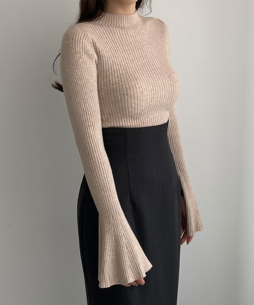 Louere(ルエレ)の「フレアスリットスリーブハイネックリブニット(ニット/セーター・レディース・ベージュ/ブラック/アイボリー/チャコール/グレイッシュベージュ/ブラウン・FREE/MEDIUM/LARGE)」の18枚目の写真
