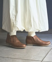 甲深フラットシューズ