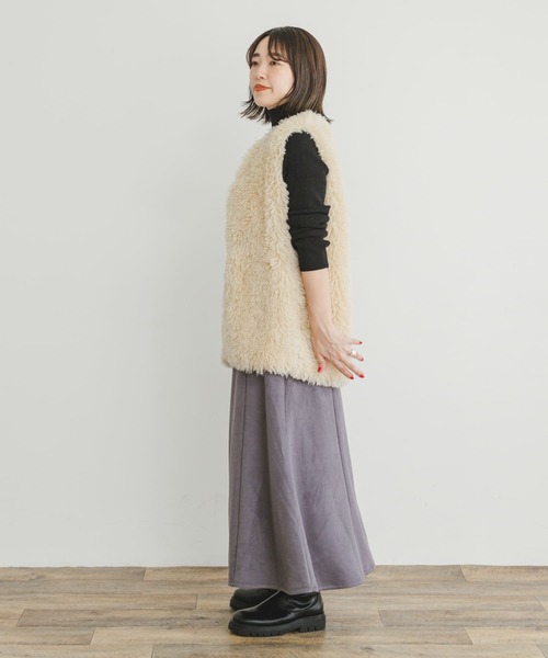 ITEMS URBANRESEARCH（アイテムズ アーバンリサーチ）の「『静電気防止』フェイクスエードタックフレアスカート（スカート・レディース・モカ/ライトベージュ/ライトブルー・FREE）」の20枚目の写真