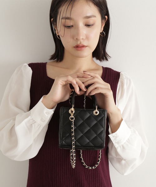 NATURAL BEAUTY BASIC（ナチュラルビューティーベーシック）の「◇【Oggi11月号掲載】タイニーレディバッグ（ショルダーバッグ・レディース・ブルー/ブラック/オフホワイト・ﾌﾘ-）」の6枚目の写真