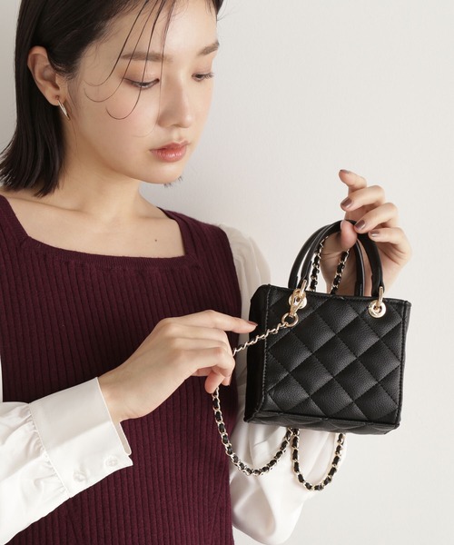 NATURAL BEAUTY BASIC（ナチュラルビューティーベーシック）の「◇【Oggi11月号掲載】タイニーレディバッグ（ショルダーバッグ・レディース・ブルー/ブラック/オフホワイト・ﾌﾘ-）」の7枚目の写真