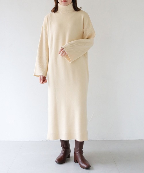 HER CLOSET（ハークローゼット）の「【shemoshelly】タートルネックニットワンピース（ワンピース・レディース・ブラック/ダークネイビー/アイボリー/カーキ・M）」の2枚目の写真