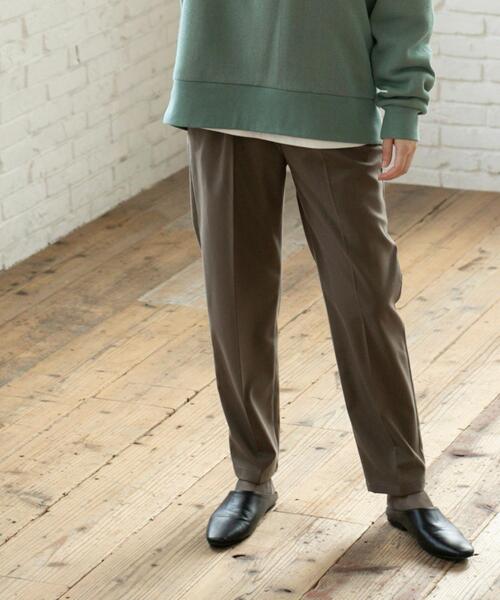 coen（コーエン）の「イージービューティーテーパードパンツ（WEB限定サイズ）（スラックス・レディース・ブラック/ベージュ/ダークグレー/モカ・S/L/M/XL）」の3枚目の写真