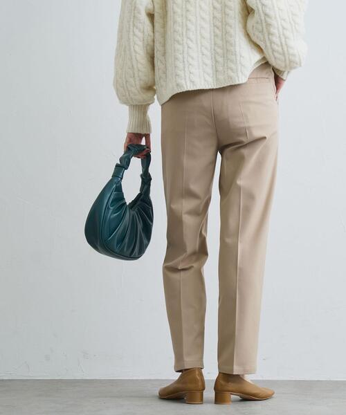 coen（コーエン）の「イージービューティーテーパードパンツ（WEB限定サイズ）（スラックス・レディース・ブラック/ベージュ/ダークグレー/モカ・S/L/M/XL）」の5枚目の写真