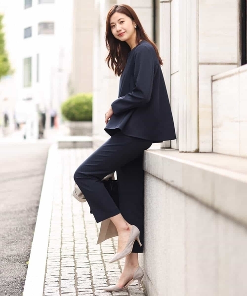 MK MICHEL KLEIN(エムケーミッシェルクラン)の「ベーシックテーパードパンツ/制菌加工/洗える(スラックス・レディース・ネイビー/グレイッシュベージュ・40/38/36)」の13枚目の写真