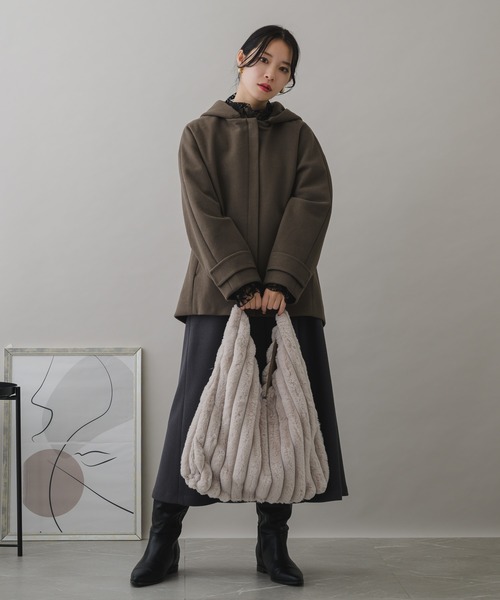 KATHARINE ROSS(キャサリンロス)の「【KATHARINE ROSS】WEB限定 エコファーワンショルバッグ(トートバッグ・レディース・ブラウン/グレー/ブラック/グレイッシュベージュ・MEDIUM)」の11枚目の写真