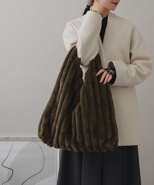 KATHARINE ROSS(キャサリンロス)の「【KATHARINE ROSS】WEB限定 エコファーワンショルバッグ(トートバッグ・レディース・ブラウン/グレー/ブラック/グレイッシュベージュ・MEDIUM)」の8枚目の写真