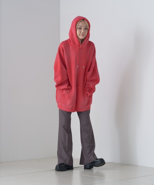 WHIMSIC(ウィムジック)の「【UNISEX】サンフェードスウェットプルパーカー(パーカー・メンズ・ライトグレー/チャコールグレー/レッド・FREE)」の14枚目の写真