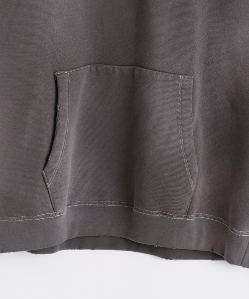 WHIMSIC(ウィムジック)の「【UNISEX】サンフェードスウェットプルパーカー(パーカー・メンズ・ライトグレー/チャコールグレー/レッド・FREE)」の22枚目の写真