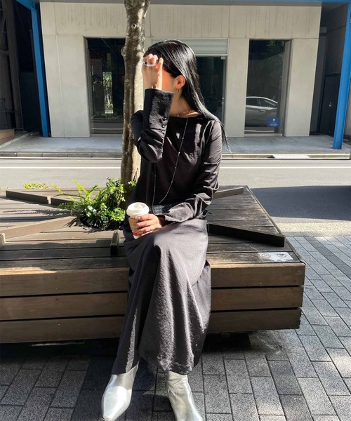 Ameri（アメリ）の「ACCESSORY BUTTON SATIN DRESS（ワンピース）」 - WEAR