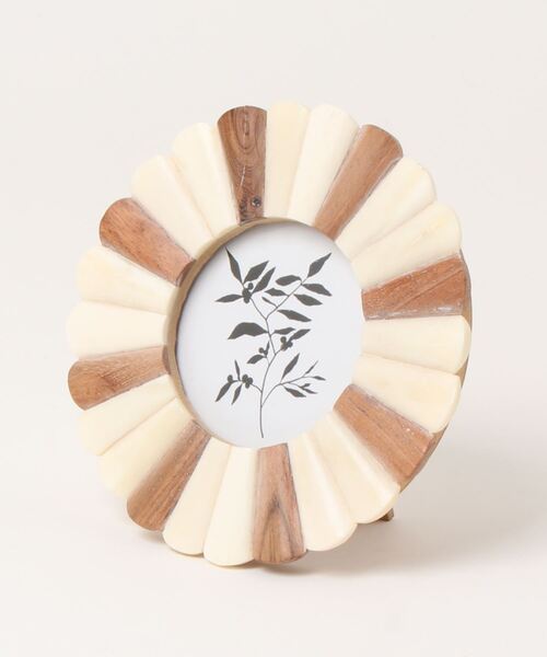 studio CLIP（スタディオクリップ）の「ボーン×ウッドラウンドフォトフレーム（フォトフレーム・レディース・その他2/その他1・FREE）」の2枚目の写真