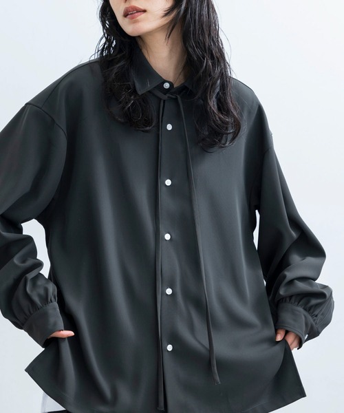 JUNRED（ジュンレッド）の「ループタイロングスリーブシャツ（シャツ/ブラウス・メンズ・チャコールグレー/ホワイト/グリーン・L/M/S）」の2枚目の写真