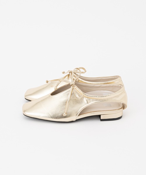 COLONY 2139（コロニートゥーワンスリーナイン）の「WEB・一部店舗限定 / サイドオープンフラットシューズ（パンプス・レディース・シルバー/ゴールド/ブラック・LARGE/MEDIUM）」の17枚目の写真