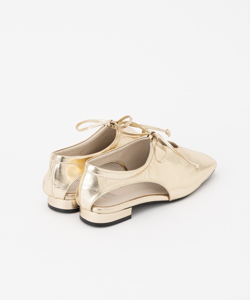 COLONY 2139（コロニートゥーワンスリーナイン）の「WEB・一部店舗限定 / サイドオープンフラットシューズ（パンプス・レディース・シルバー/ゴールド/ブラック・LARGE/MEDIUM）」の18枚目の写真