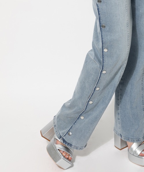 SPIRALGIRL（スパイラルガール）の「サイドスリットスナップデニムオールインワン（つなぎ/オールインワン・レディース・ブルー/ブラック・SMALL/MEDIUM）」の15枚目の写真