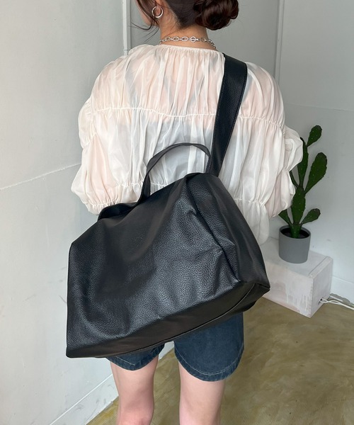 Jewelobe（ジュエローブ）の「シンセティックレザー2wayボリュームショルダーバッグ（ショルダーバッグ・レディース・ピンク/オフホワイト/ブラック/グリーン・FREE）」の3枚目の写真