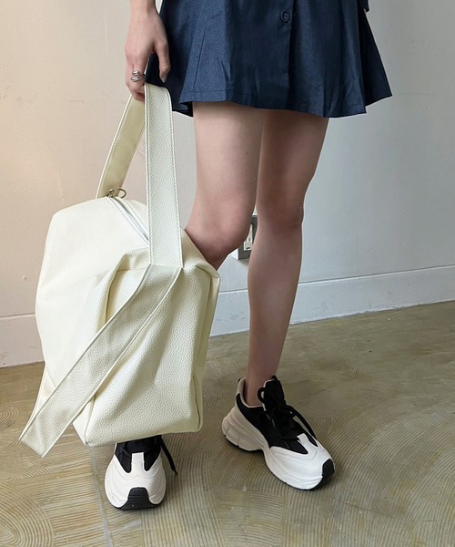 Jewelobe（ジュエローブ）の「シンセティックレザー2wayボリュームショルダーバッグ（ショルダーバッグ・レディース・ピンク/オフホワイト/ブラック/グリーン・FREE）」の6枚目の写真