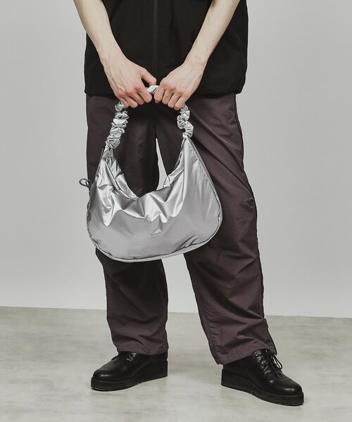 tk.TAKEO KIKUCHI（ティーケータケオキクチ）の「◆ドロストショルダーバッグ（ショルダーバッグ・メンズ・ブラック系/ブラック/シルバー系・00）」の18枚目の写真