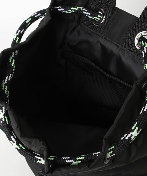 adidas(アディダス)の「軽量 ショルダー ラウンドバッグ【adidas Golf/アディダスゴルフ】(ボディバッグ/ウエストポーチ・レディース・ブラック/ピンク系その他・FREE)」の18枚目の写真