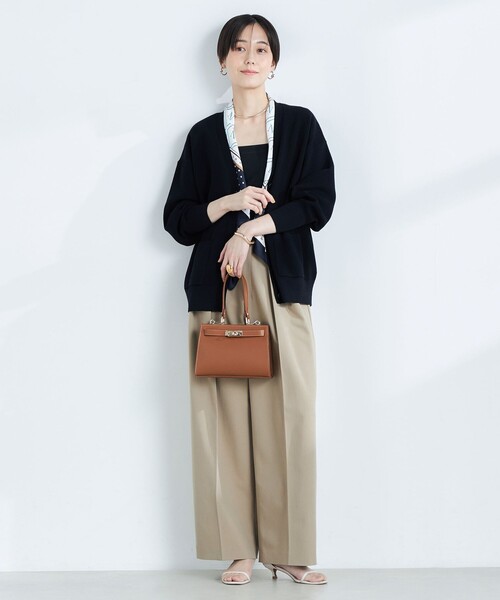 NOLLEY’S Sophi（ノーリーズソフィ）の「《手洗い可能》片畦Vネックカーディガン（ニット/セーター・レディース・ダークネイビー/イエロー/オフホワイト・38）」の4枚目の写真