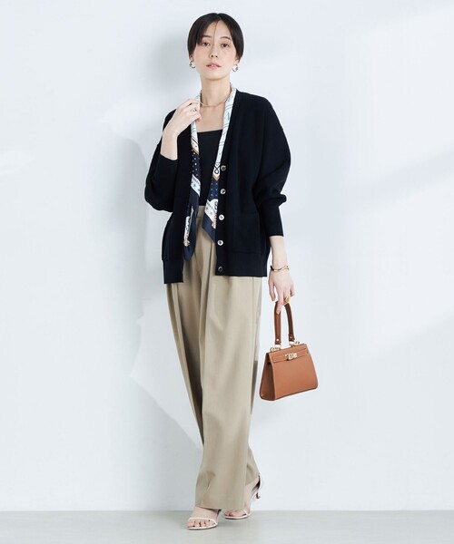 NOLLEY’S Sophi（ノーリーズソフィ）の「《手洗い可能》片畦Vネックカーディガン（ニット/セーター・レディース・ダークネイビー/イエロー/オフホワイト・38）」の5枚目の写真