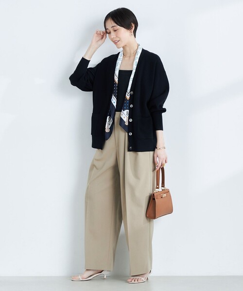 NOLLEY’S Sophi（ノーリーズソフィ）の「《手洗い可能》片畦Vネックカーディガン（ニット/セーター・レディース・ダークネイビー/イエロー/オフホワイト・38）」の6枚目の写真