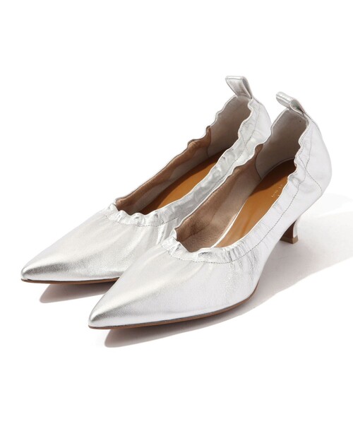 TOMORROWLAND (トゥモローランド)の「L'unique et moi ALICE Ⅱ ポインテッドトゥ ヒールパンプス(パンプス・レディース・シルバー・25/24/23)」の1枚目の写真