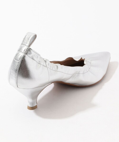 TOMORROWLAND (トゥモローランド)の「L'unique et moi ALICE Ⅱ ポインテッドトゥ ヒールパンプス(パンプス・レディース・シルバー・25/24/23)」の5枚目の写真