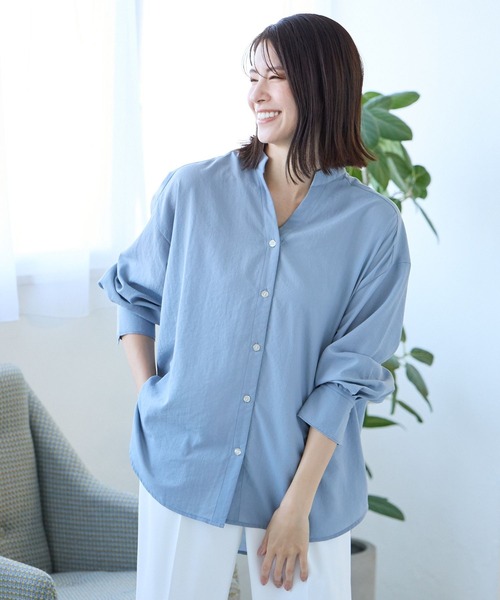 Elura(エルーラ)の「アイロンいらずセミシアシャツ(シャツ/ブラウス・レディース・ホワイト/チャコールグレー/ライトイエロー/ライトブルー・SMALL/MEDIUM/LARGE)」の5枚目の写真
