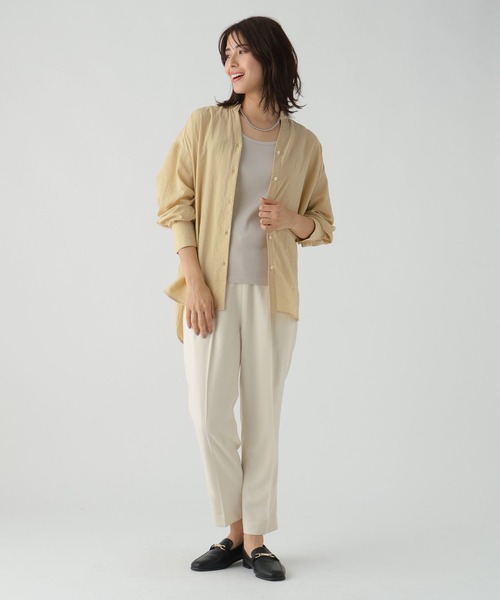 Elura(エルーラ)の「アイロンいらずセミシアシャツ(シャツ/ブラウス・レディース・ホワイト/チャコールグレー/ライトイエロー/ライトブルー・SMALL/MEDIUM/LARGE)」の11枚目の写真