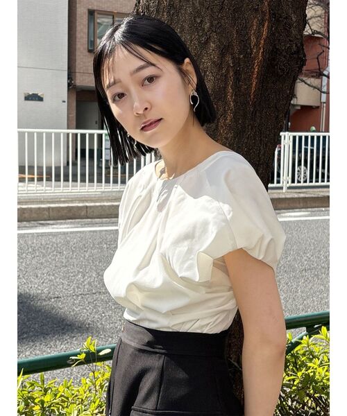 MURUA（ムルーア）の「2WAYウエストタックショートトップス（シャツ/ブラウス・レディース・レッド/ネイビー/ホワイト/ブラック・FREE）」の12枚目の写真