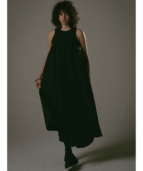 enchainement（アンシェヌマン）の「スリーブレスギャザードレス（シャツワンピース・レディース・オフホワイト/ブラック・フリー）」の5枚目の写真