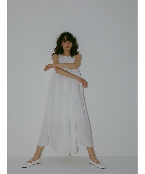 enchainement（アンシェヌマン）の「スリーブレスギャザードレス（シャツワンピース・レディース・オフホワイト/ブラック・フリー）」の21枚目の写真